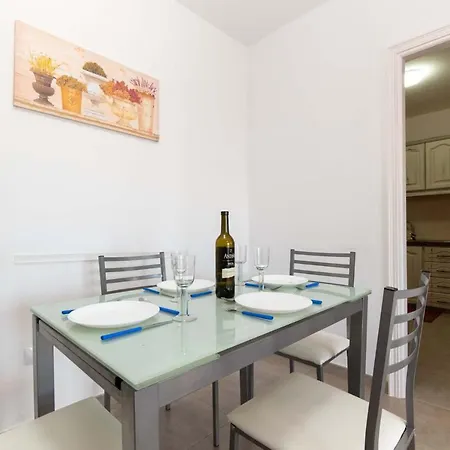 2 - Three Bed Апартаменты