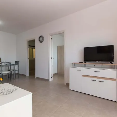 2 - Three Bed * Los Abrigos